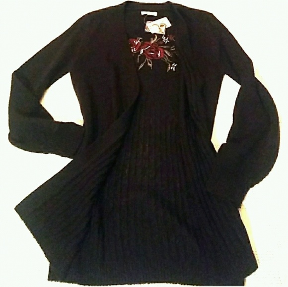 🆕NWT 🌹 Rose Embroidered Knit Black Cardigan - Picture 2 of 8